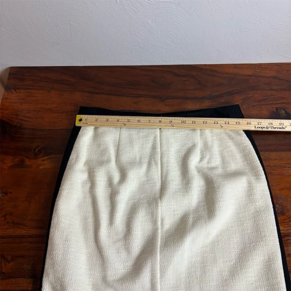 Nanette Lepore‎ Skirt Womens Size 10 Ivory Boucle Pencil Knee Black Trim